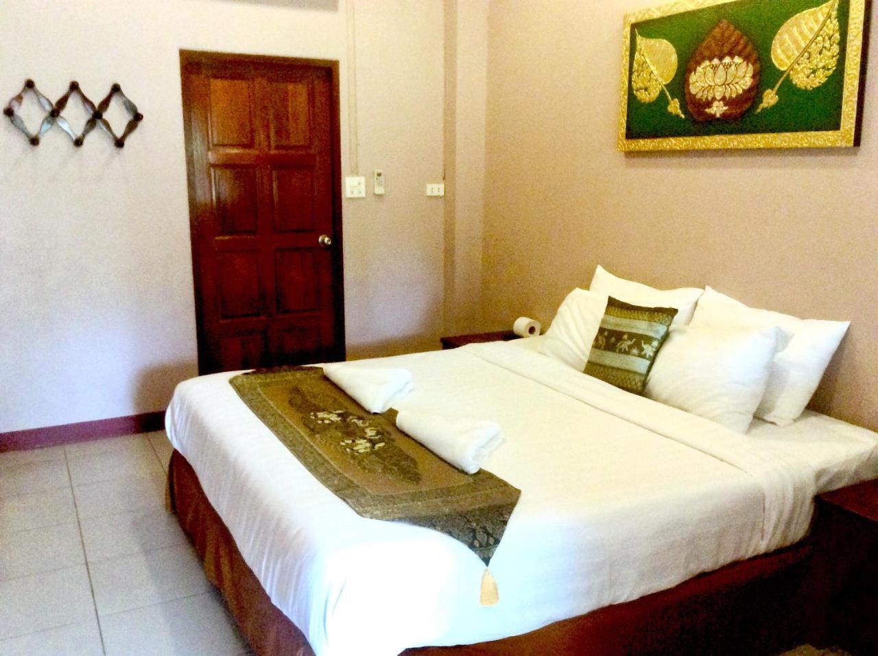 The Nine Guest House Kanchanaburi Exterior foto