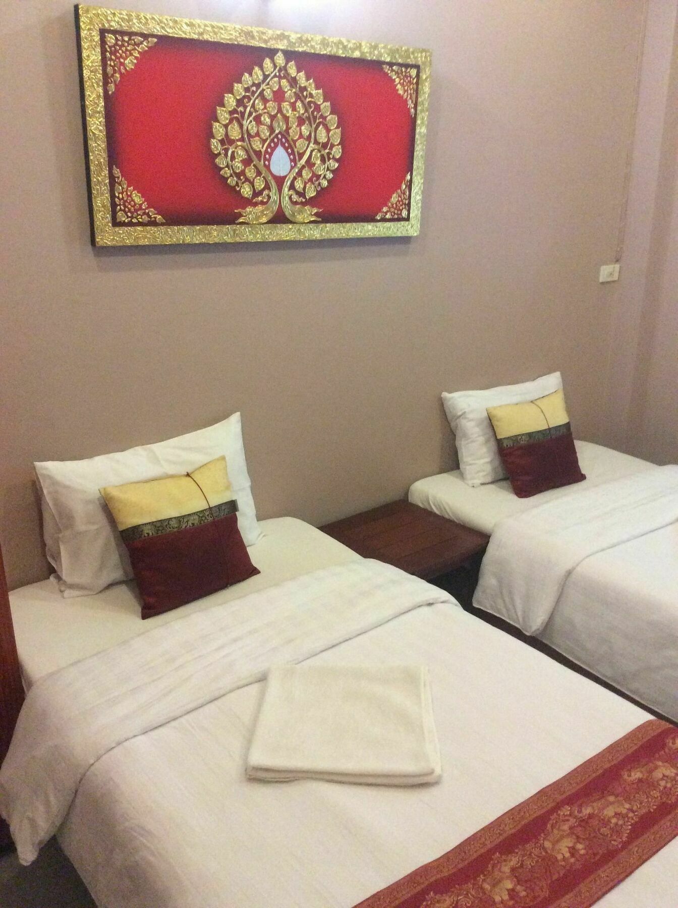 The Nine Guest House Kanchanaburi Exterior foto